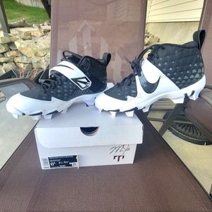 Boys baseball cleats